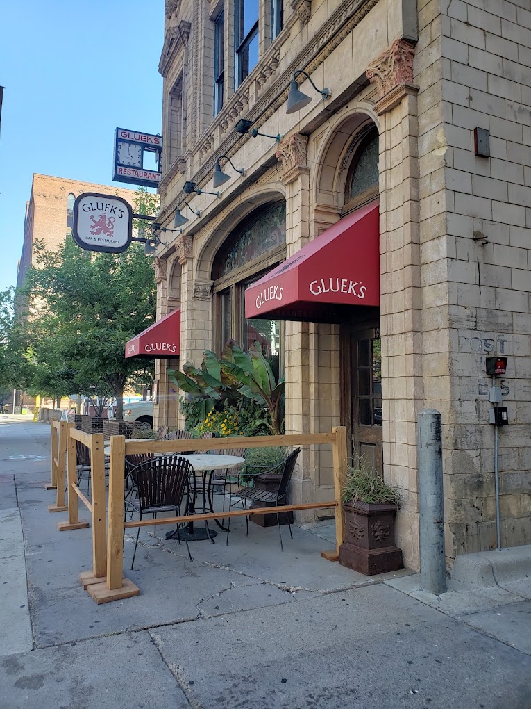 Gluek’s Restaurant & Bar